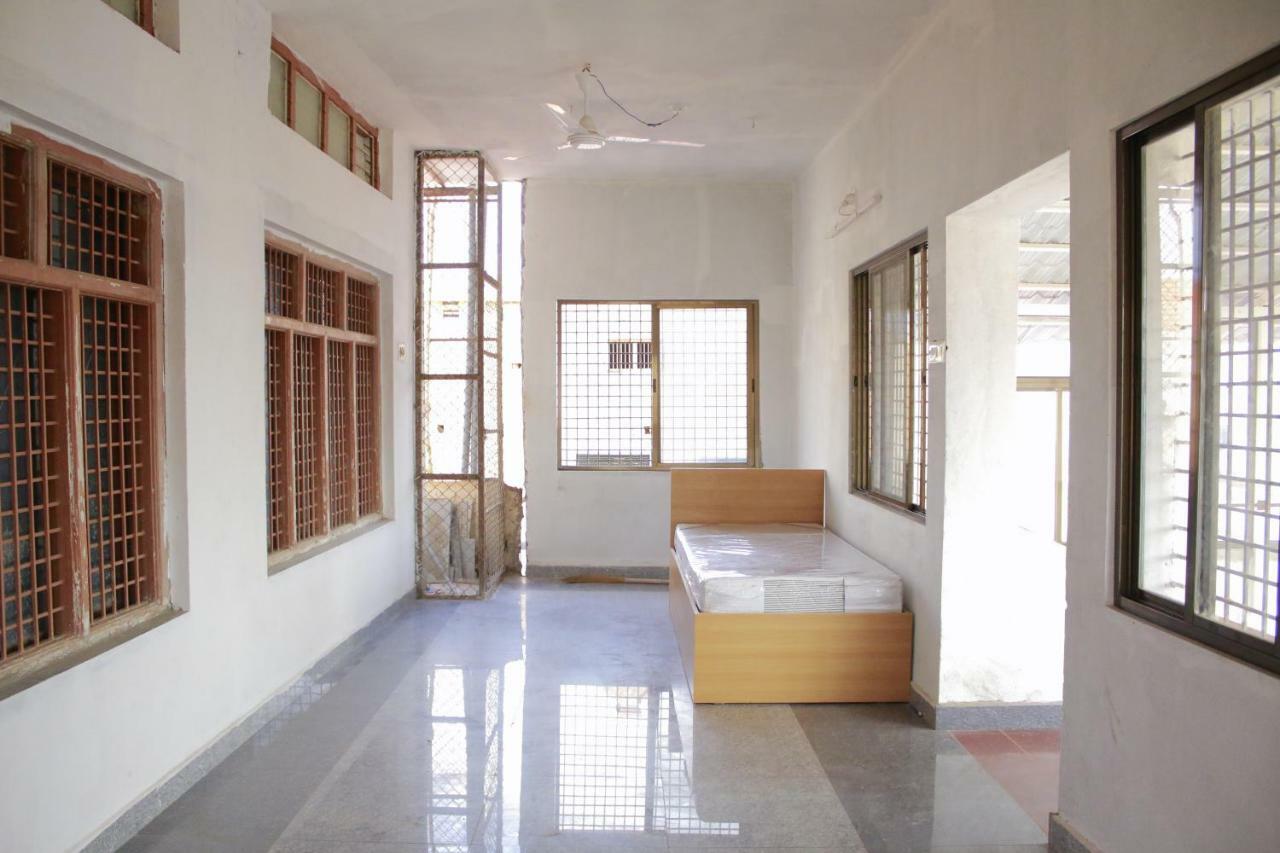Krishna Villa Badami Buitenkant foto